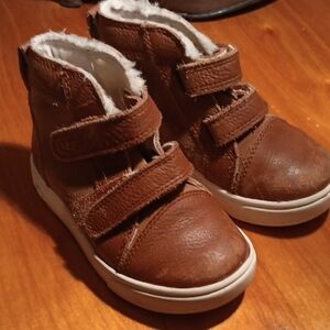UGG Brown Leather Boots with Moccasin Stitching Toddler Size 8